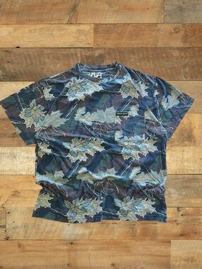 Nunavut Hunter Leaf Camo Pocket Tee Tagged M Nature Print Outdoor Y2K